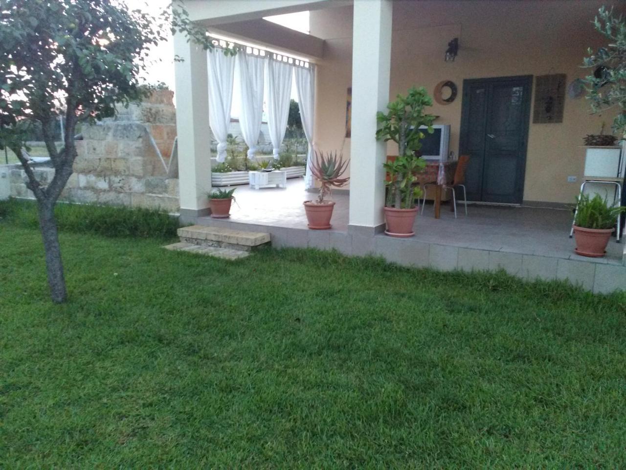 Villetta Dote Casarano Exteriör bild