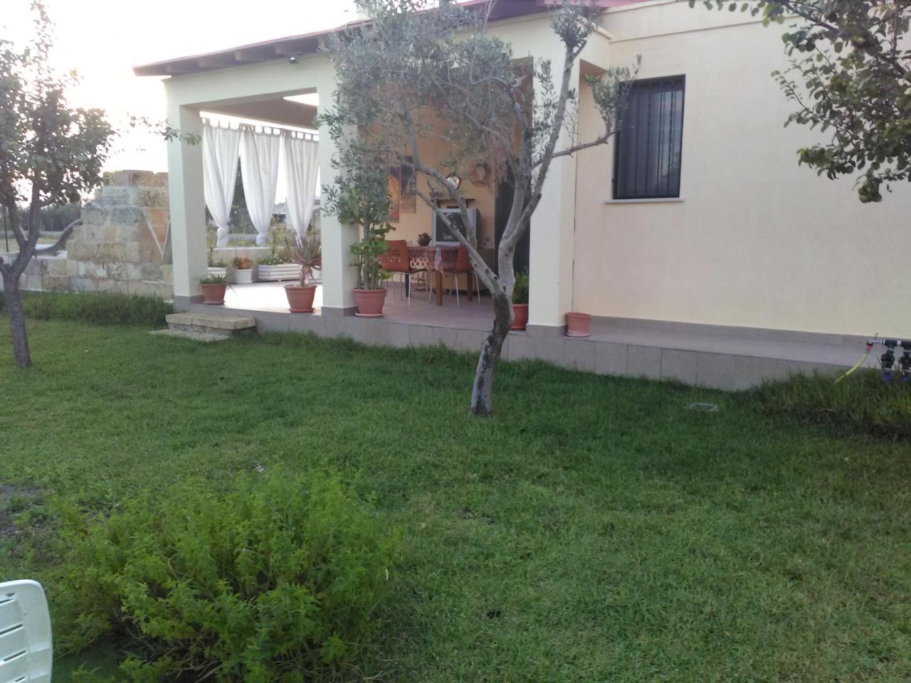 Villetta Dote Casarano Exteriör bild