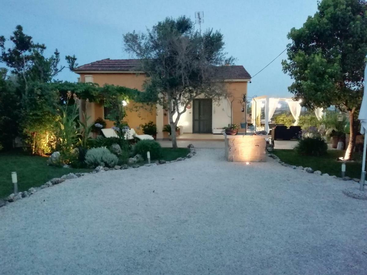 Villetta Dote Casarano Exteriör bild
